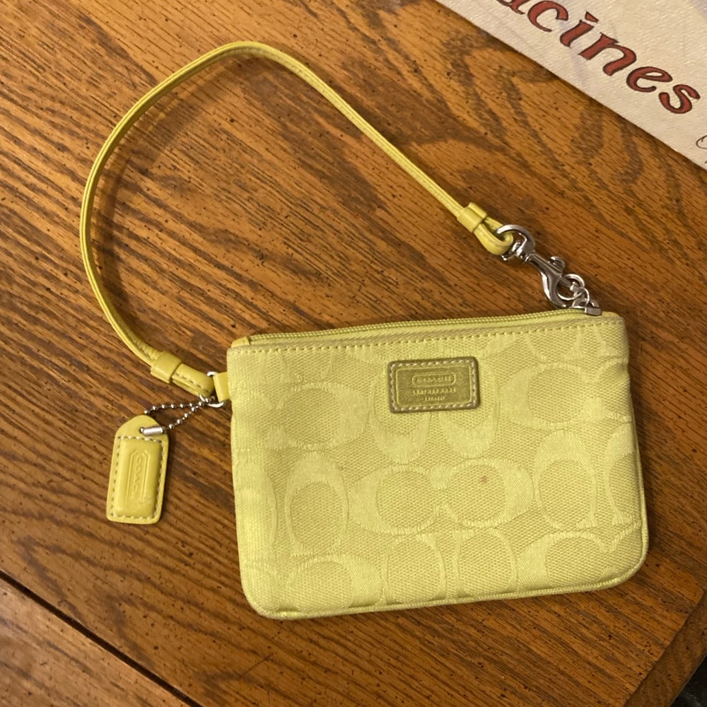 Coach Signature C Wristlet- green/yellow